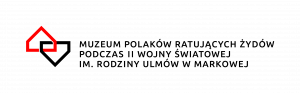 Znak z logo Muzeum Polaków Ratujących Żydów. Schematycznie wyrysowane domy czerwony i czarny, splecione jak ogniwa łańcucha. Czarny jest obrócony do góry nogami. Po prawej stronie pełna nazwa Muzeum w trzech wersach.