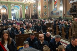 Uczestnicy Mszy Świętej.