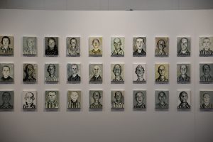 Wystawa portretów olejnych więźniów KL Auschwitz.
