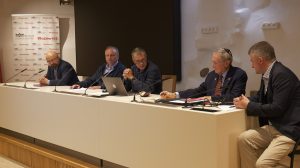 Uczestnicy debaty „II wojna światowa – nieodrobiona lekcja historii” w Muzeum Niepodległości w Warszawie.